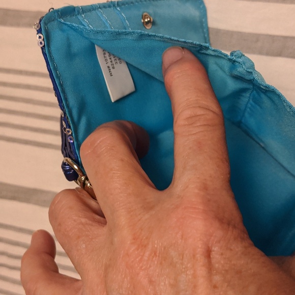 Justice USA tri-fold wallet red silver metallic and blue patriotic NWT - Picture 6 of 7